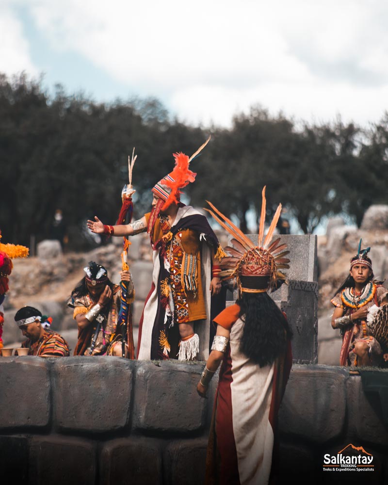 Cusco presta homenagem ao sol no Inti Raymi.