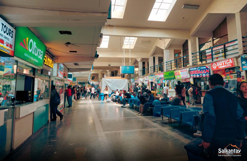 Terminal de ônibus em Cusco