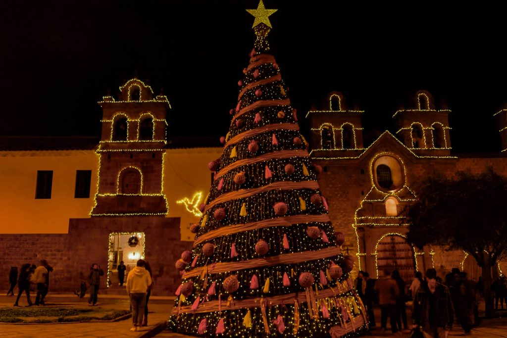 Decoração de árvore de Natal em Cusco, Peru