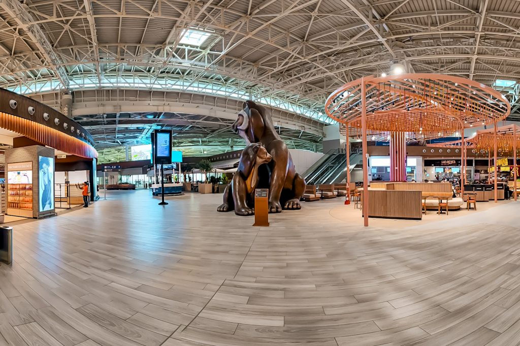 Instalações internas do novo Aeroporto Jorge Chávez