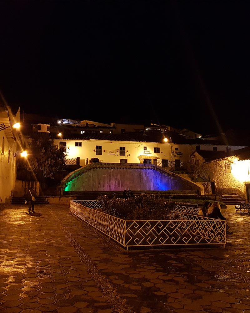 Praça de San Blas à noite