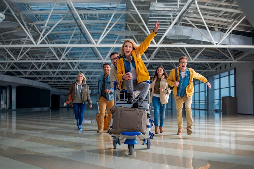 Viajantes felizes no Peru