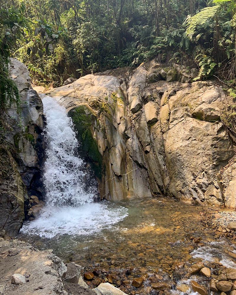 Catarata nos jardins de Mandor