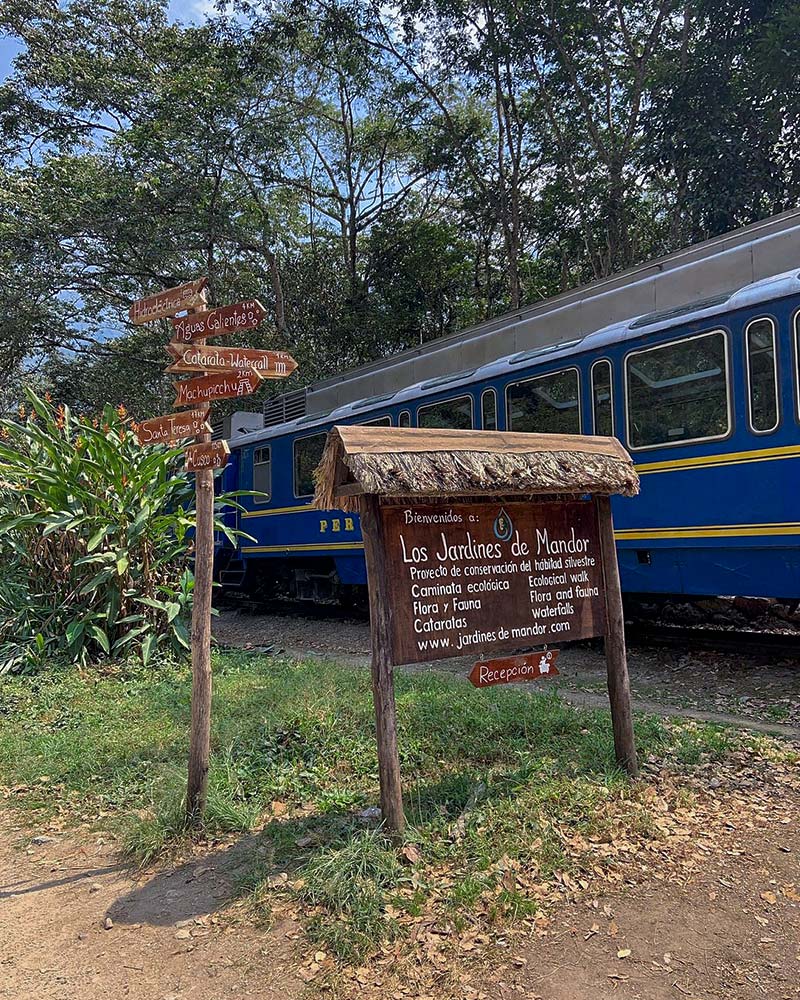 Placa nos jardins de Mandor