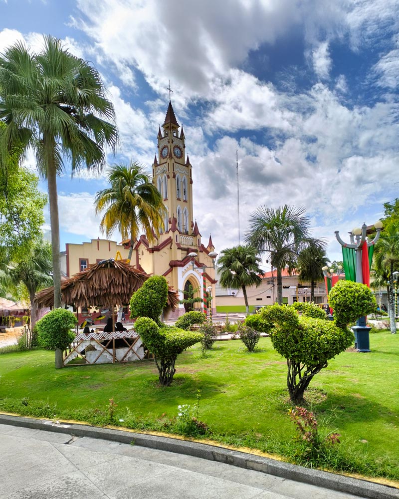 Praça principal em Iquitos
