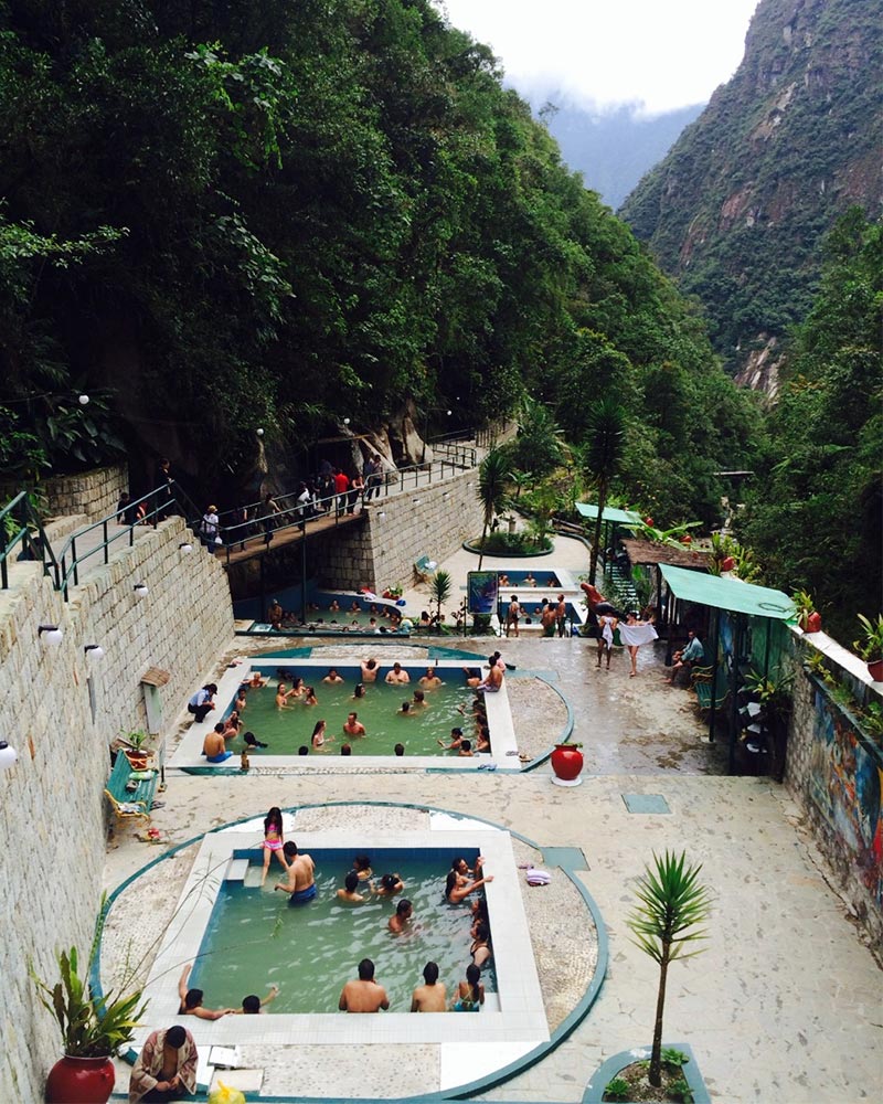 Vista aérea das águas termais em Machu Picchu Pueblo