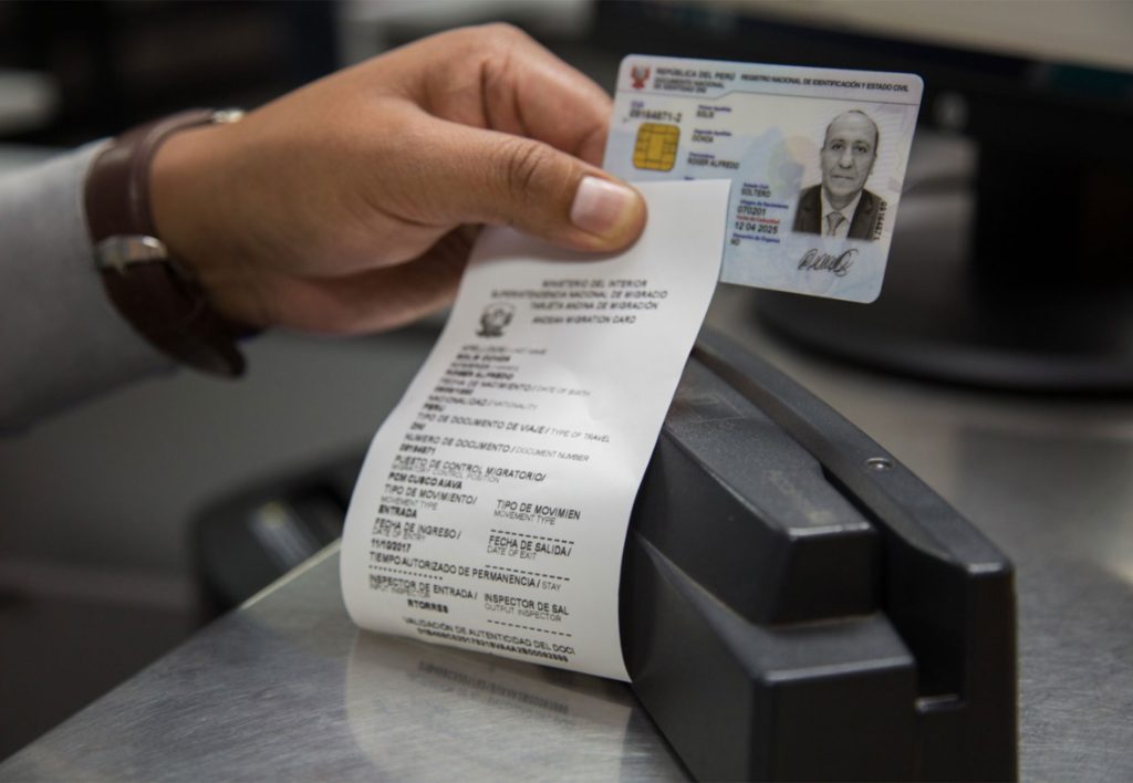 Cartão andino de migração para viajar para o Peru