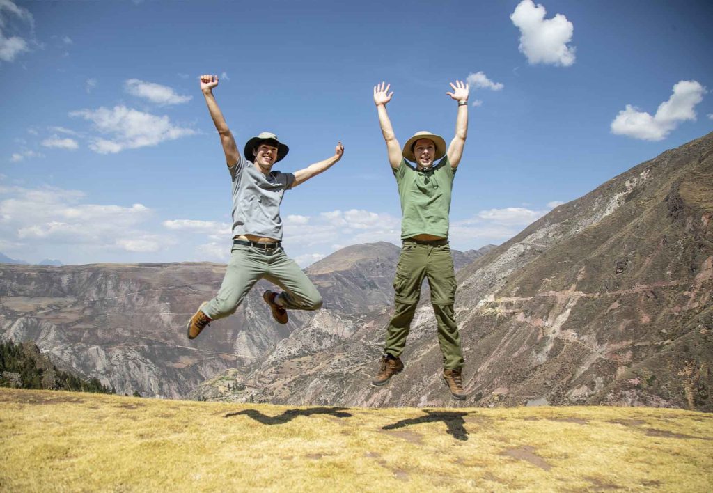 Turistas na rota Pedreira Inca, na passagem Kuichikasa, dia 2
