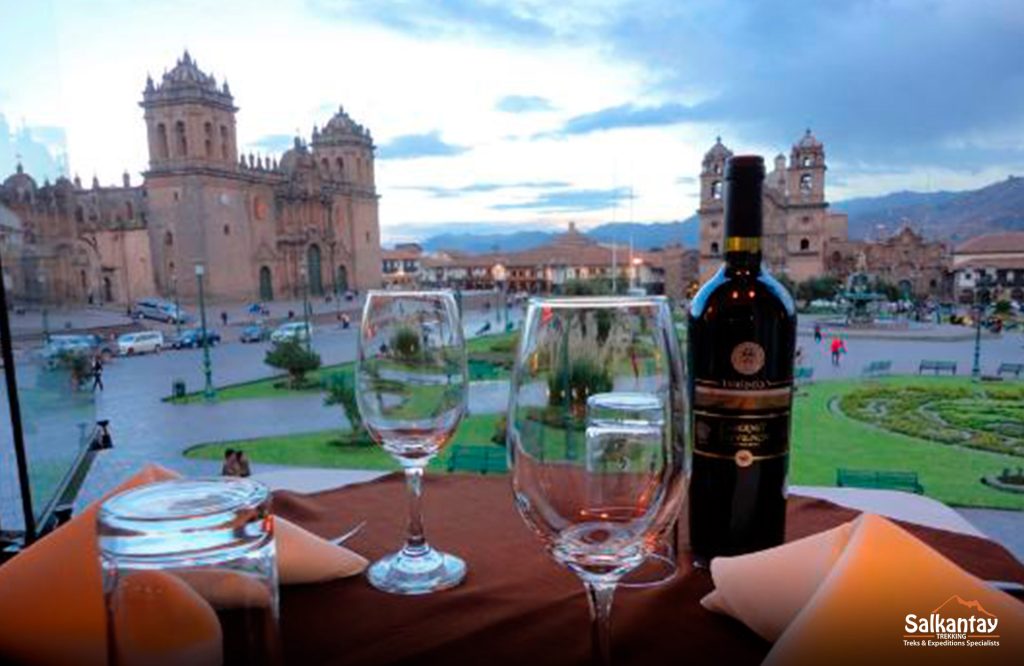 Restaurante na Praça de Armas de Cusco