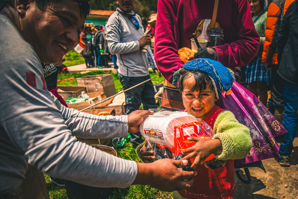 Atividade comunitária da Fundação Salkantay