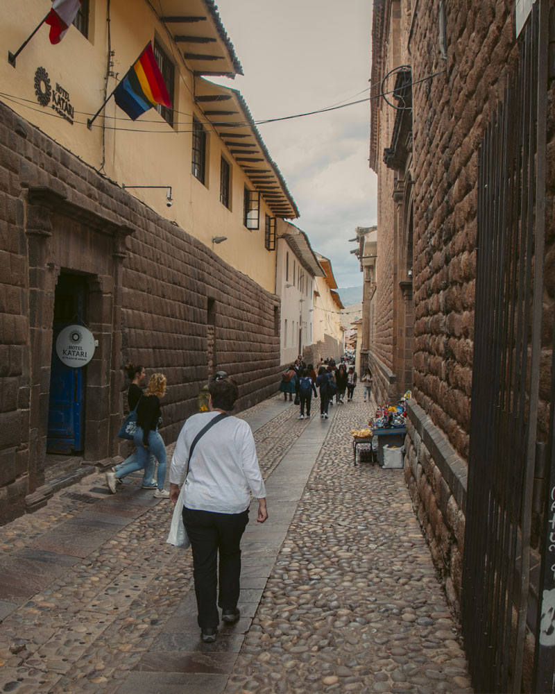 Hotel de luxo em Cusco, com autênticas paredes de pedra inca e um pátio de estilo colonial.