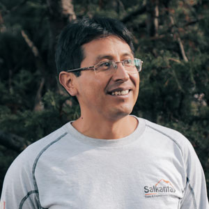 Kenneth León Rodríguez, guia de turismo no Peru