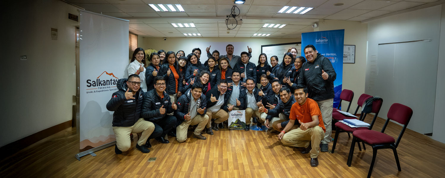 Equipe de operações da Salkantay Trekking em Cusco