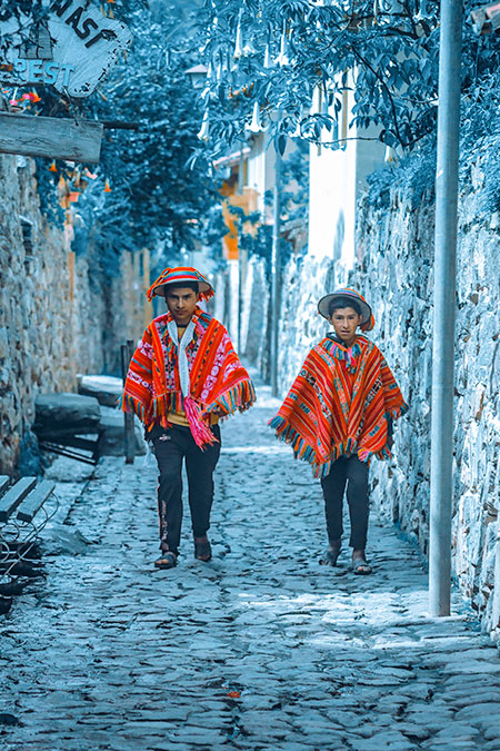 A cidade inca de Ollantaytambo e visite seu sítio arqueológico.