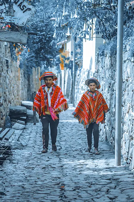 A cidade inca de Ollantaytambo e visite seu sítio arqueológico.