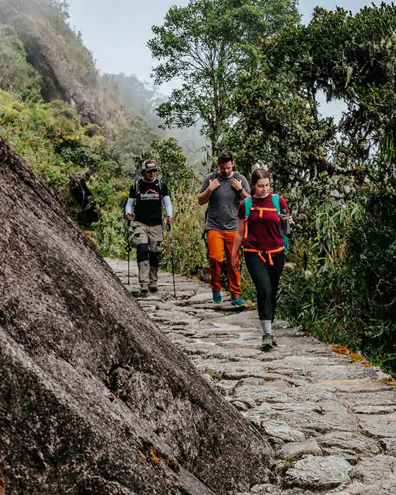 Passeio privado pela Trilha Inca guiado pela melhor equipe de caminhada.